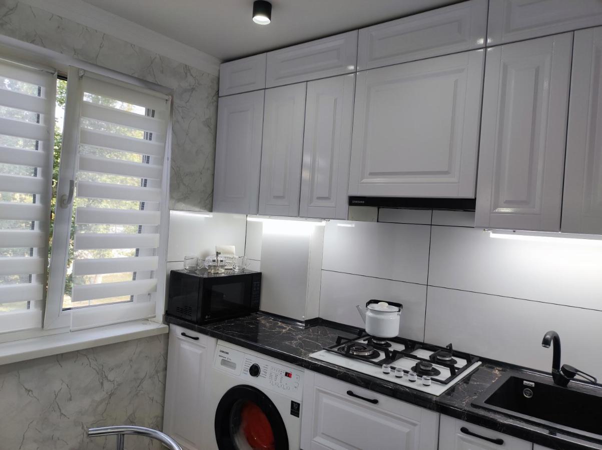 Квартира Однокомнатная Vip Uralsk Exterior foto
